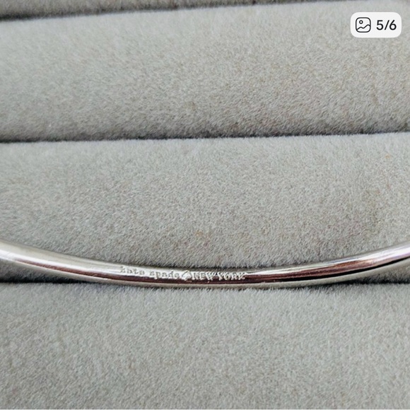 Kate Spade New York Love Notes Mini Bow Hinged Bangle Bracelet - Picture 5 of 6